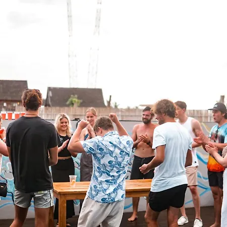 Surf & Party - Hostel Somewhere Else-3