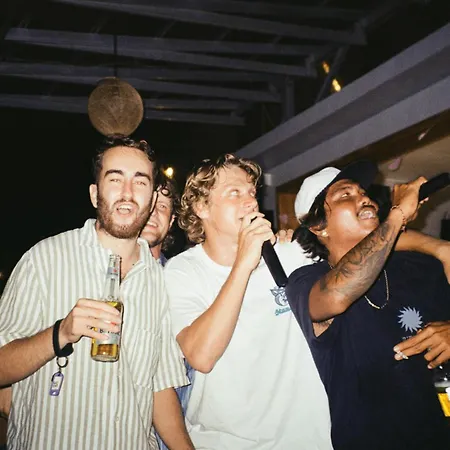 Surf & Party - Hostel Somewhere Else-2